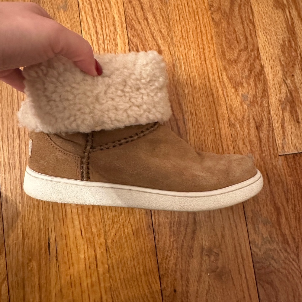 Sherpa lined tan Ugg